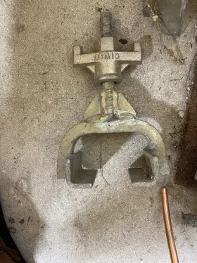 04M13 ALSINA Alaina Concrete Forming Clamps