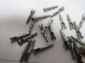 350547-1 AMP Mate Lock Pin #3