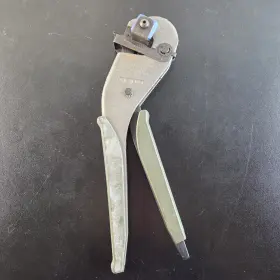 9246 AMP Crimp Tool Awg Faston Connectivity