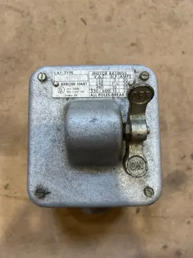 7810WD ARROW HART Iron Motor Controller Switch