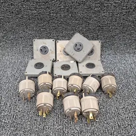 L8-20P ARROW HART Plug Volt Receptacle Amp Grounding