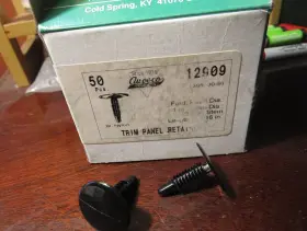 12909 AUVECO Ford Panel Retainer