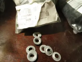 8868 AUVECO Stud Zinc Flat Push Retainer