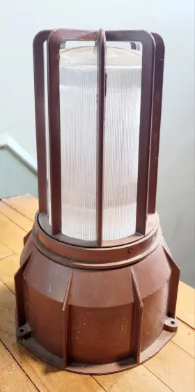 1H175120 BENJAMIN THOMAS Incandescent Vapolet Light