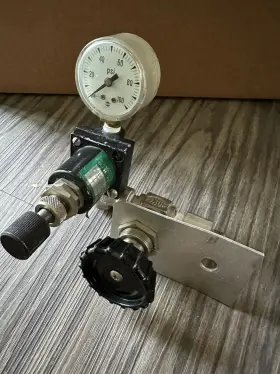8601 BROOKS Regulator