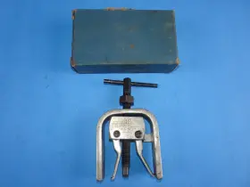 8070 CTA Bearing Puller