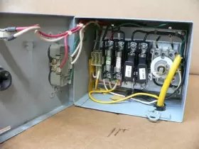 OMDGTA-03 DAYKIN ELECTRIC CORPORATION Transformer Disconnect #3