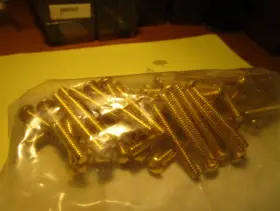 1175530 FASTENAL Drive Round Head Screw