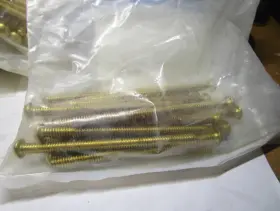 1175533 FASTENAL Drive Round Head Screw