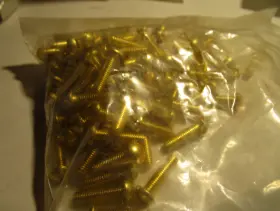 1175574 FASTENAL Drive Round Head Screw