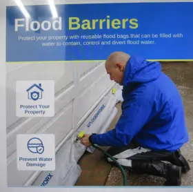 197988194590 FLOODWORX Flood Barriers Pack Sandbag Bags #3