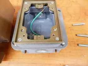 B-2437 HUBBELL Floor Outlet Box #3