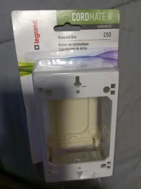 086698014499 LEGRAND Cordmate Wiremold Datacom Box
