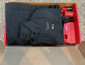 334B-21XL MILWAUKEE TOOL Womens Heated Axis Vest Box #2