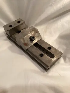 V411S2 SUBURBAN TOOL Precision Vice