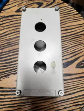 G39203 TELEMECANIQUE Xapg Control Station Hole Enclosure