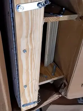 A-81 THE MARWIN Atlas Attic Stairs