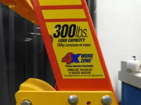PD6203 WERNER Podium Stepladder #2