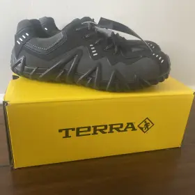 608115 WORKWEAR OUTFITTERS Terra Comp Toe Athletic Box