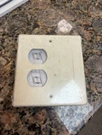 Wiremold 4047bf Series Two-gang Cover Duplex And Modular Furniture Fitting Ivory. Fixed Price $14.95.