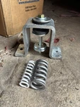 Kinetics Noise Control Fhs, Seismic Spring Isolator Fhs-1-805 Wht/silv. Fixed Price $35.00.